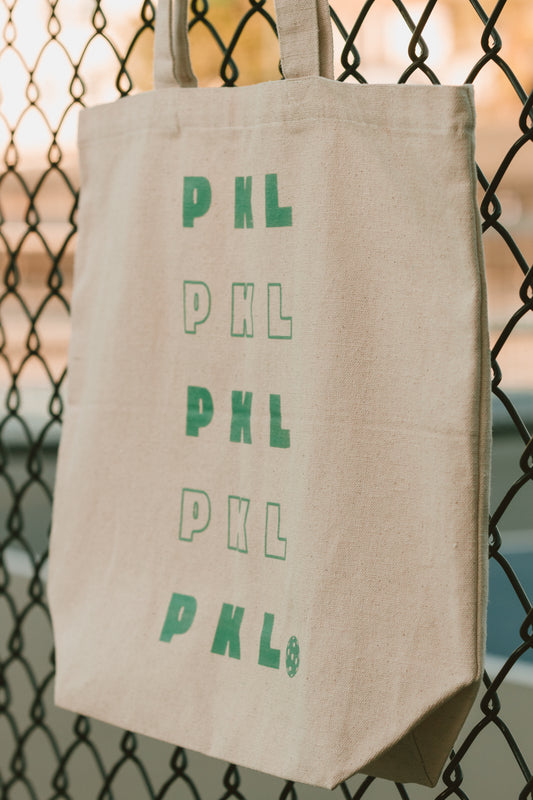 what to pack in your pickleball bag